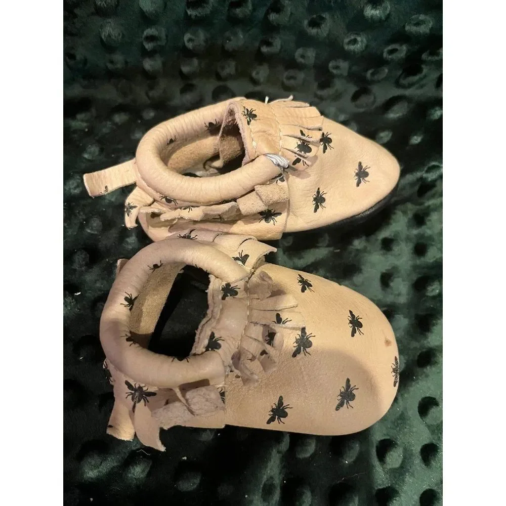 Freshly Picked Moccasins tan and black bees baby size 3 shoes